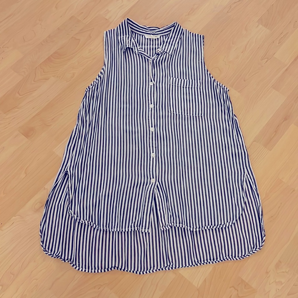 BeachLunchLounge blue & white button-up tunic. Great condition!